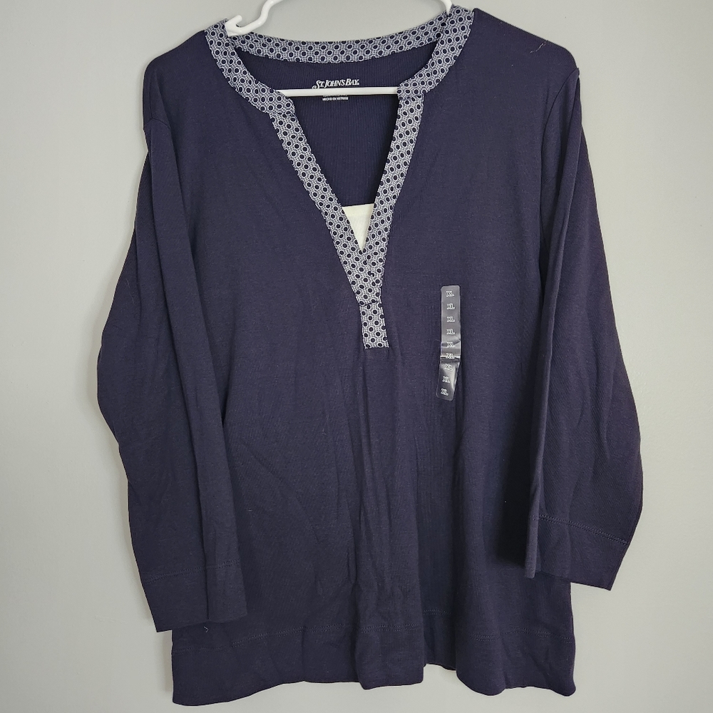 NWT St John's Bay long sleeve top. Navy blue. Sz XLG. V-neck.